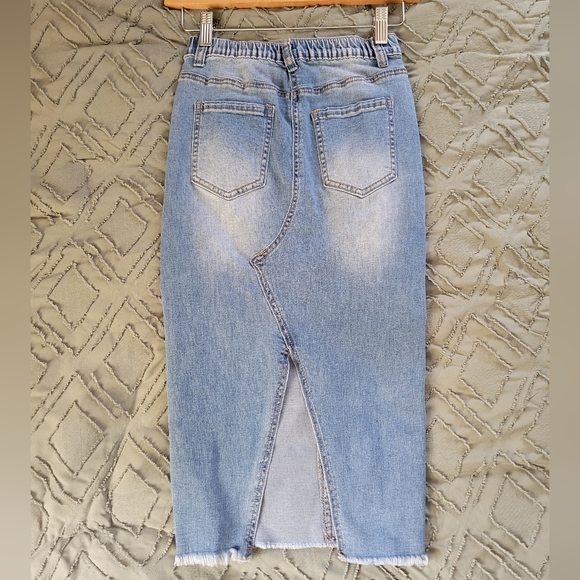 Shein, denim distressed skirt- xsmall - Picture 2 of 3